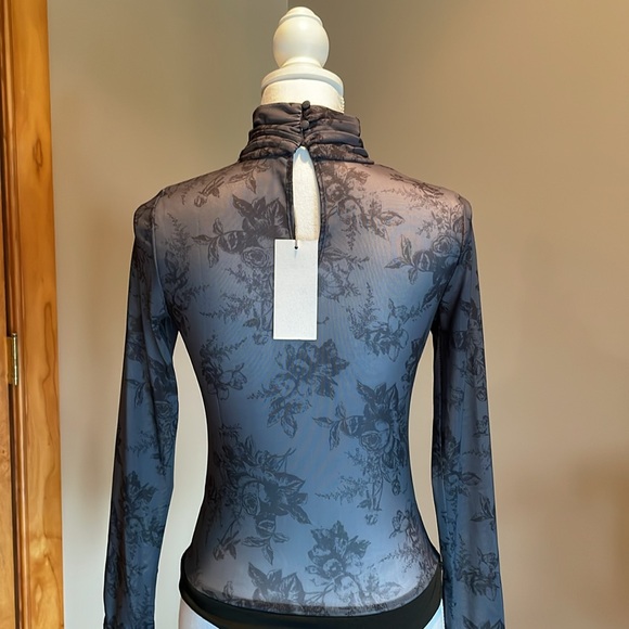 NWT WAYF Woman's Floral Fancy Body Suit Size S - Picture 3 of 8